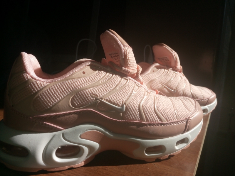 Кроссовки Nike персиковый, новые
